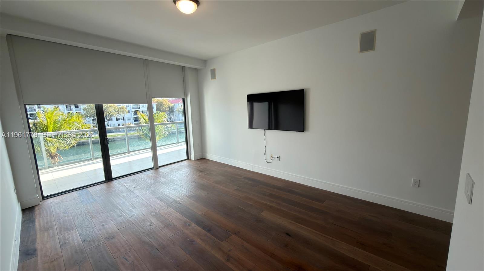 ECHO CONDO - Residential