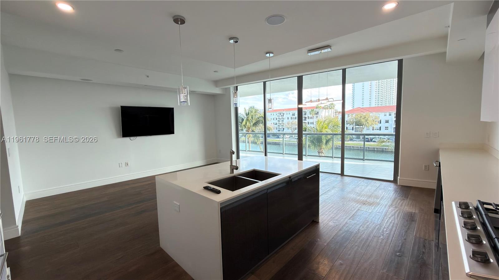 ECHO CONDO - Residential