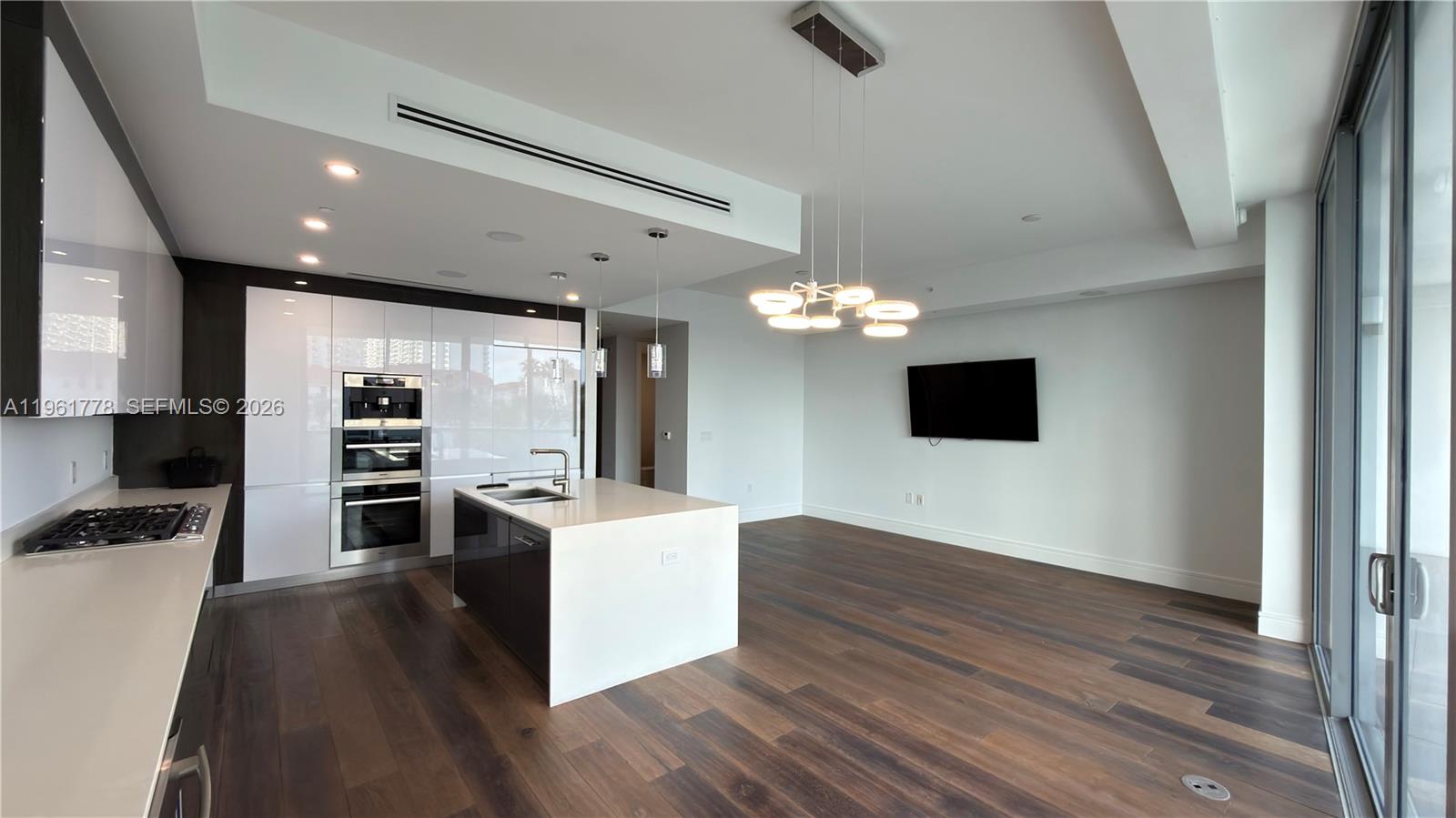 ECHO CONDO - Residential