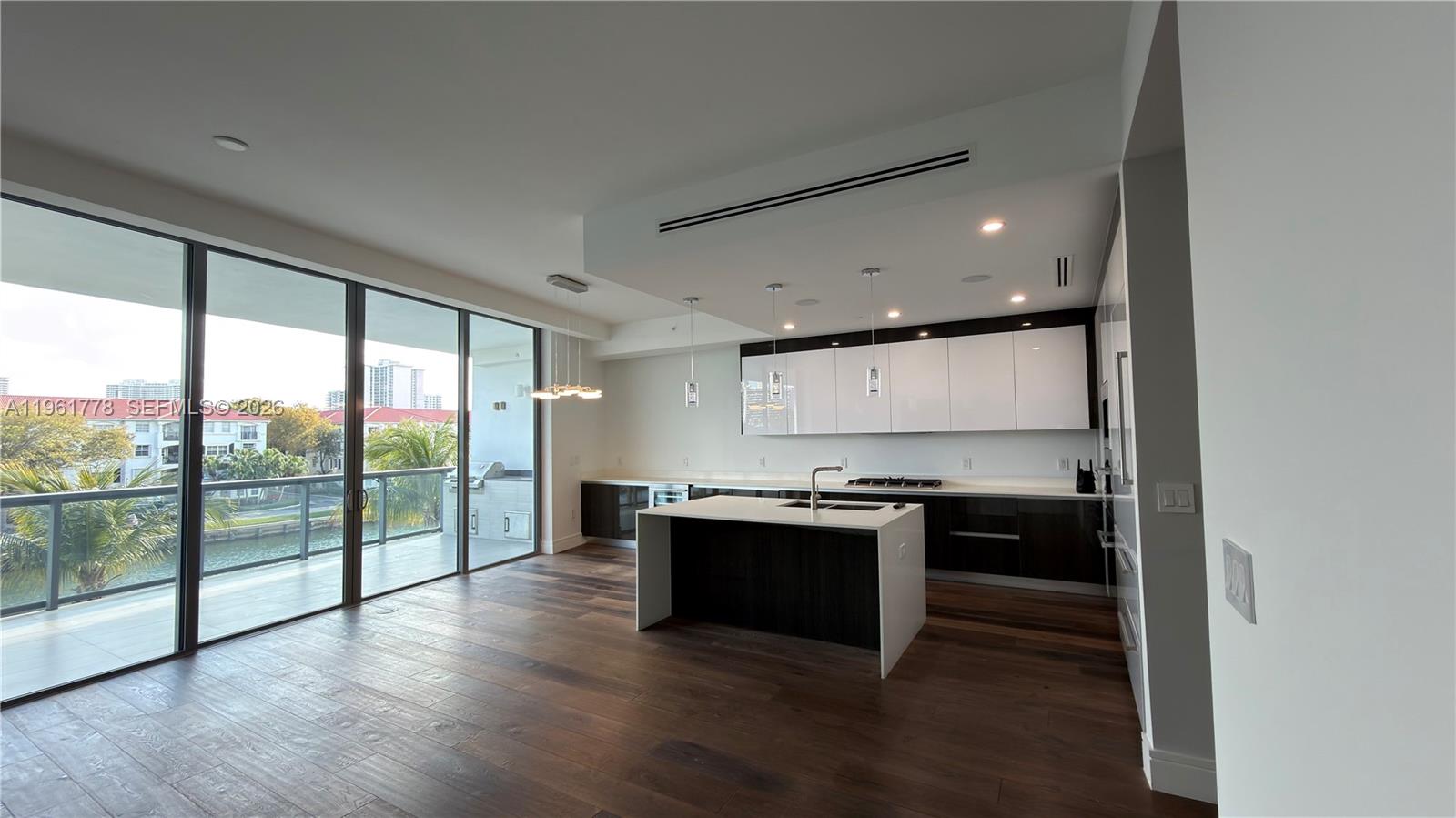 ECHO CONDO - Residential