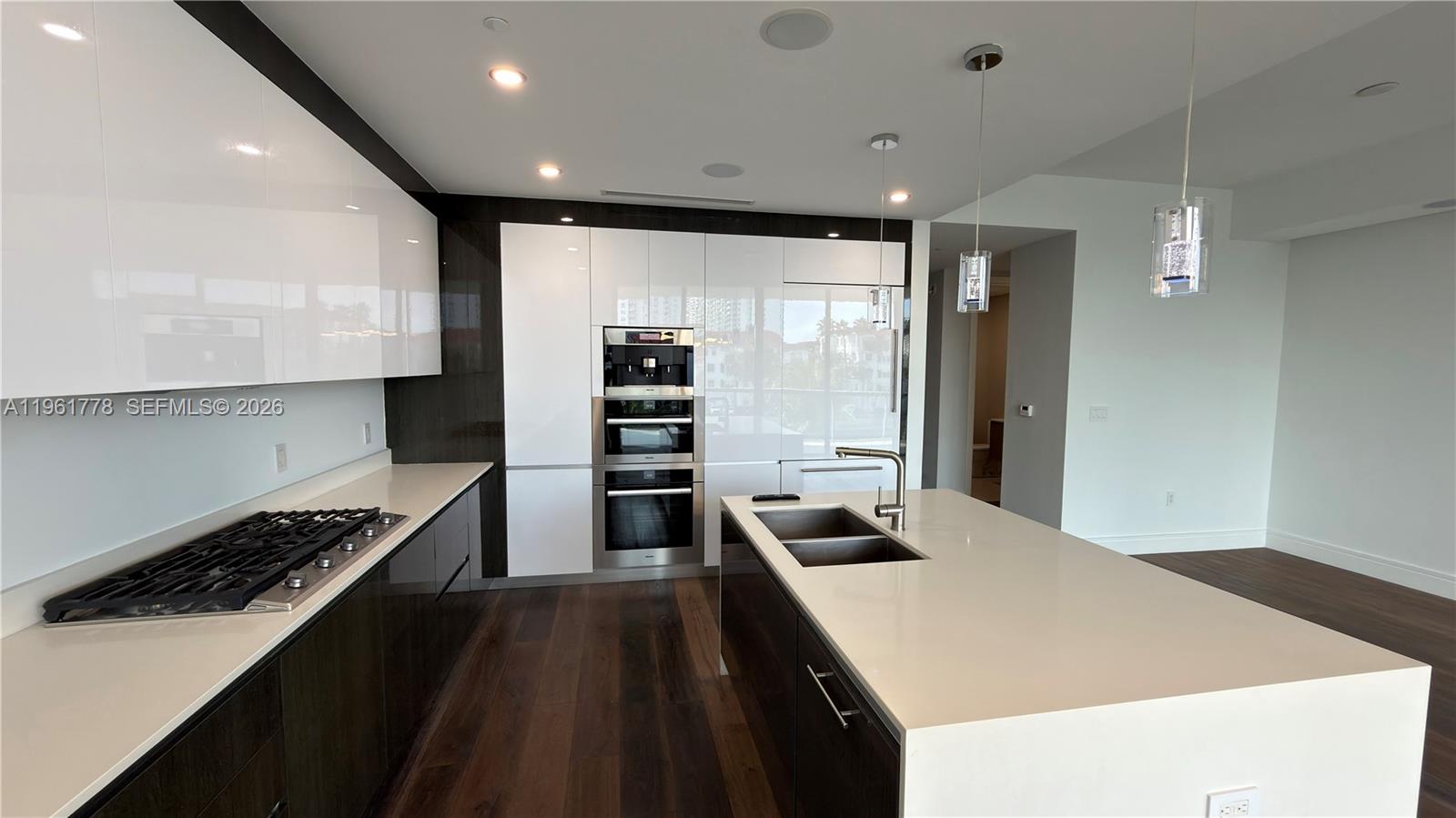 ECHO CONDO - Residential