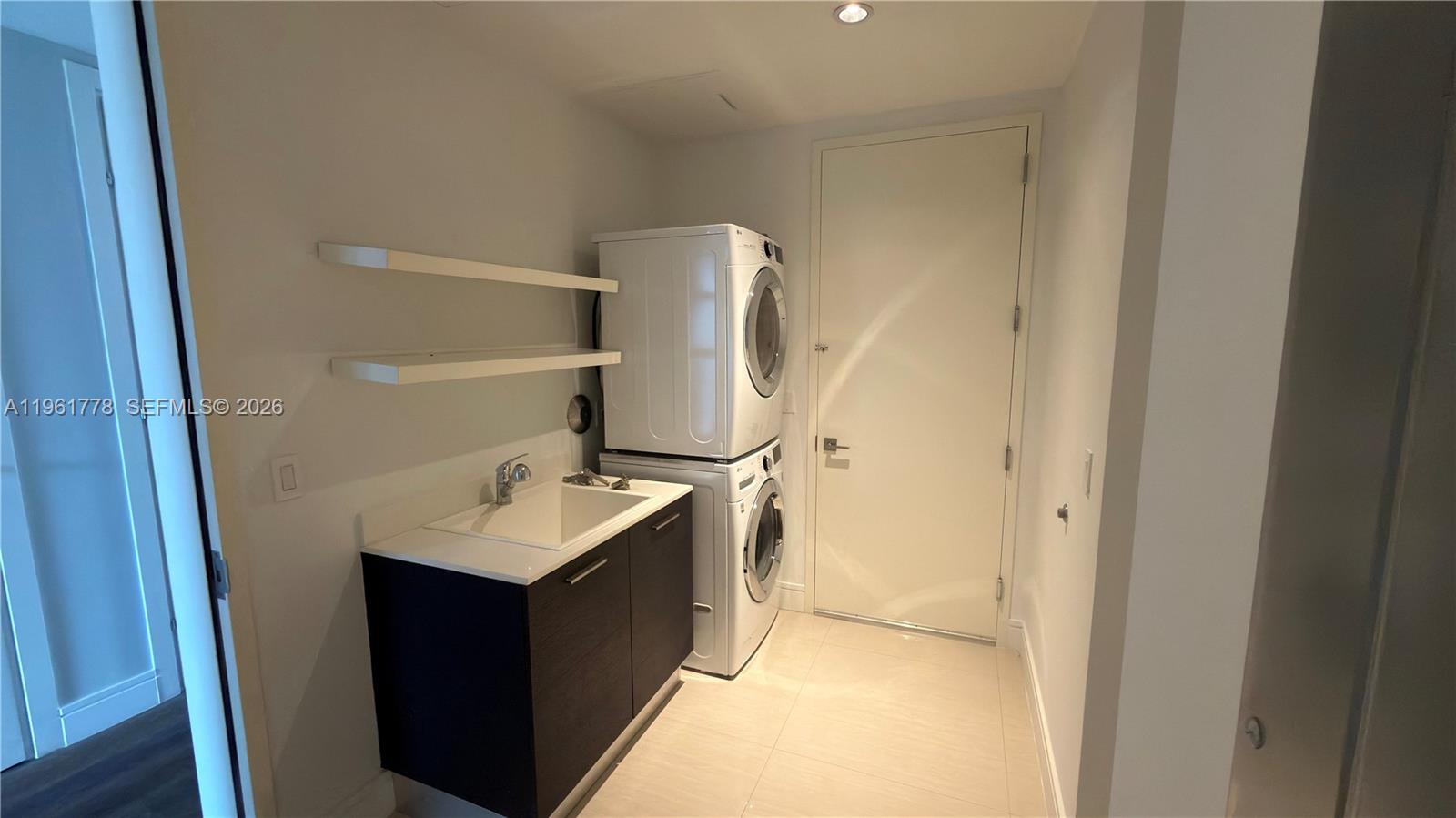 ECHO CONDO - Residential