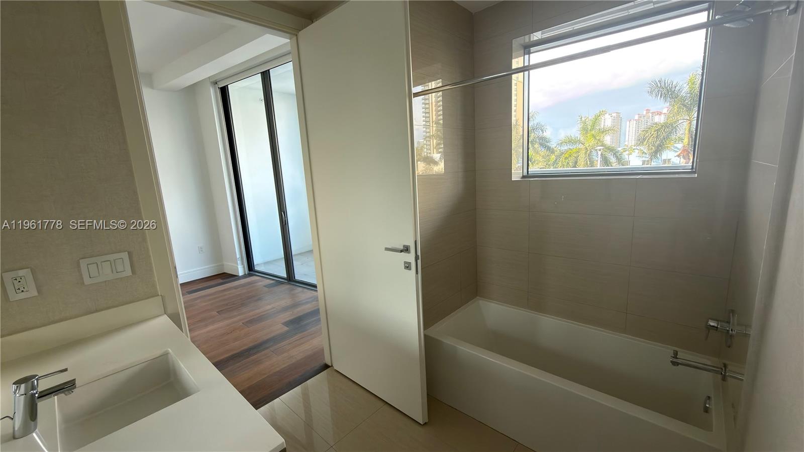 ECHO CONDO - Residential