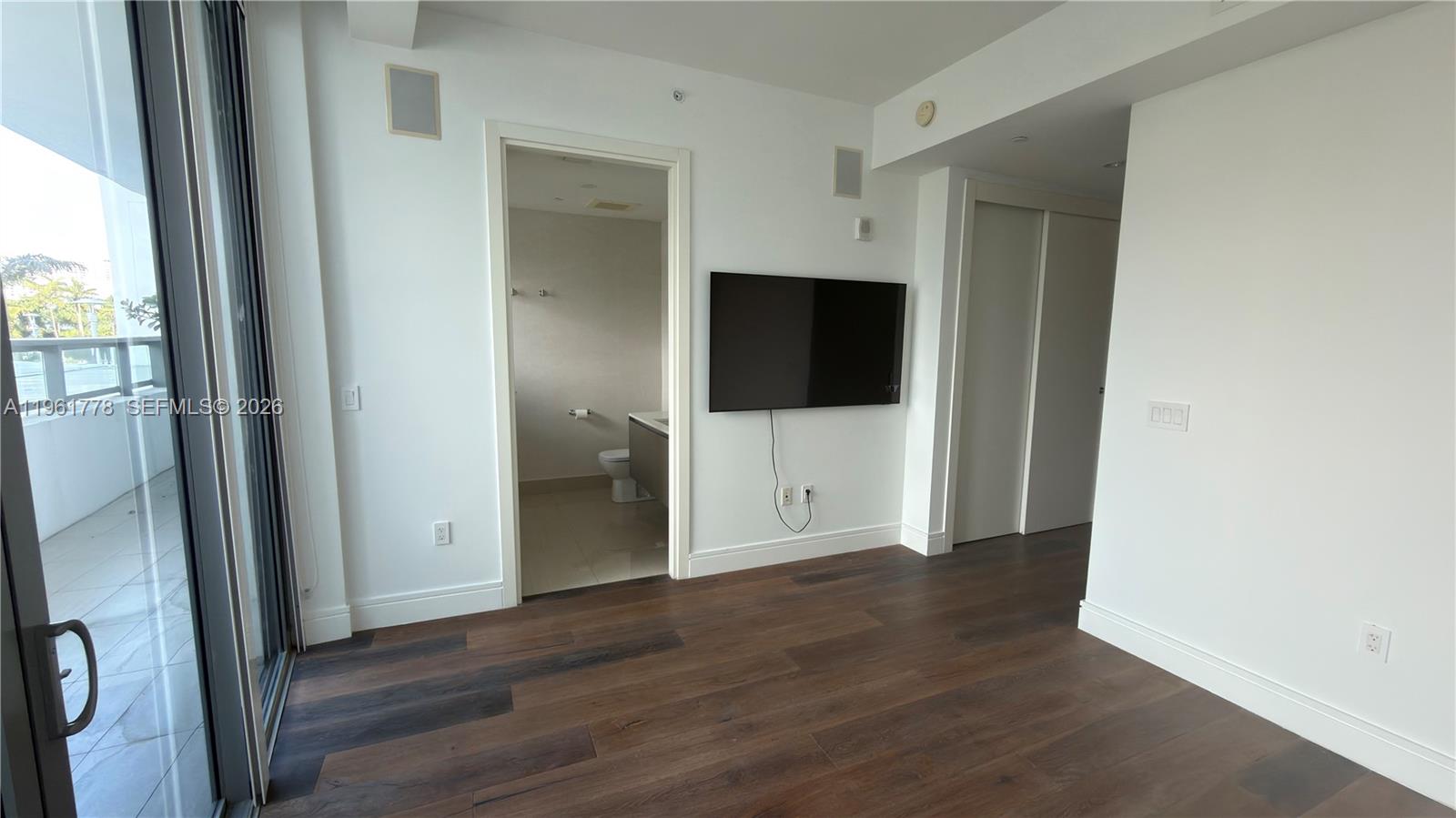 ECHO CONDO - Residential