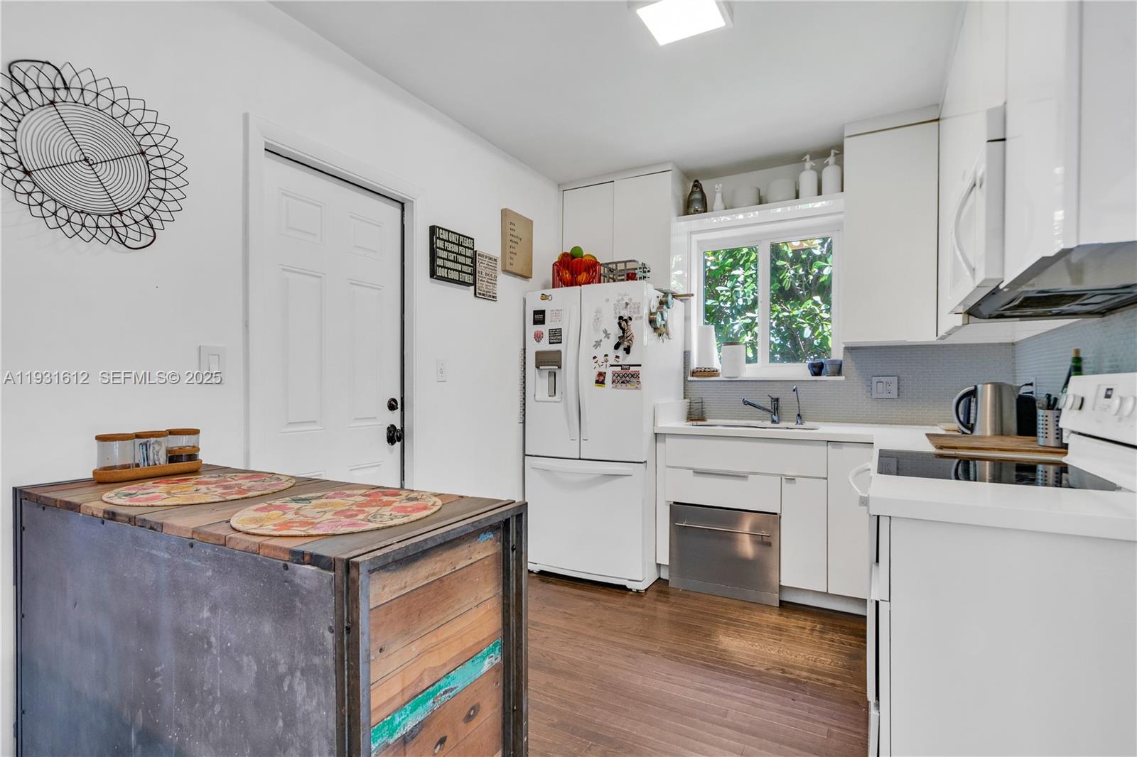 BRICKELL ESTATES - Residential