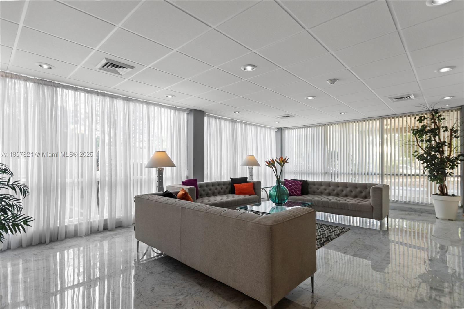 RUNAWAY BAY CONDO - Residential