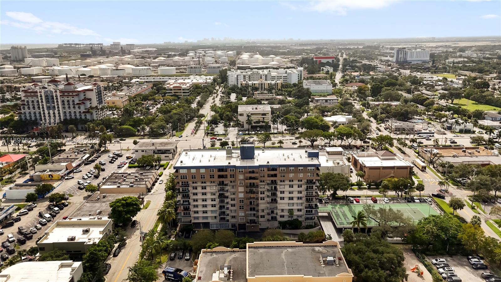 RUNAWAY BAY CONDO - Residential