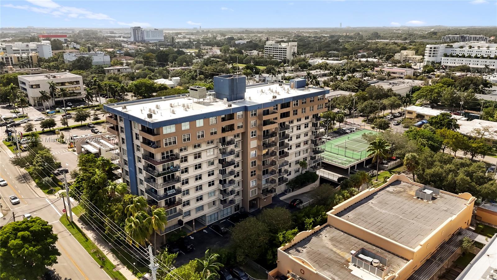 RUNAWAY BAY CONDO - Residential