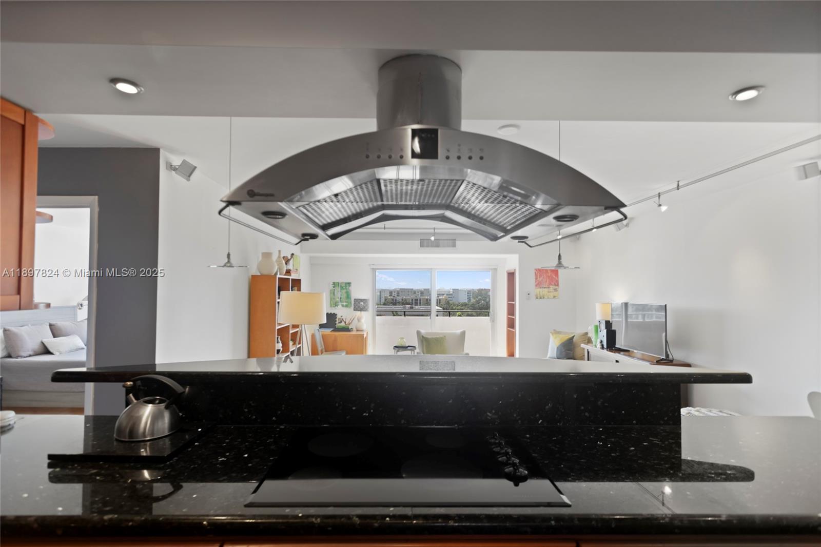 RUNAWAY BAY CONDO - Residential