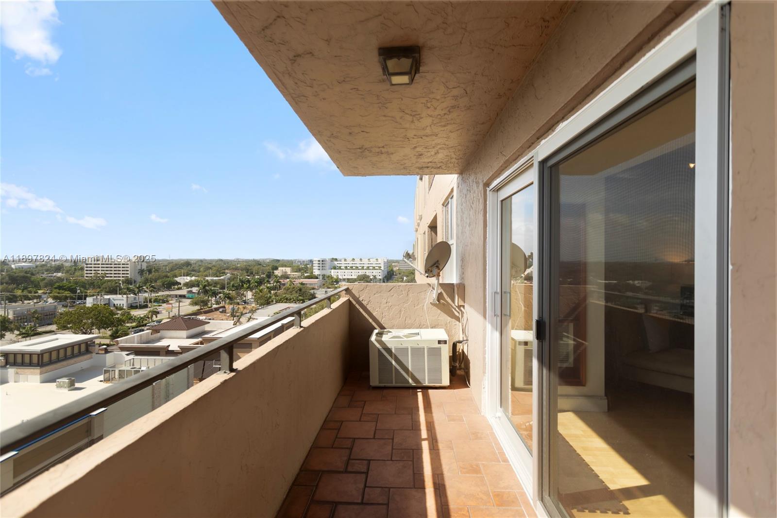 RUNAWAY BAY CONDO - Residential