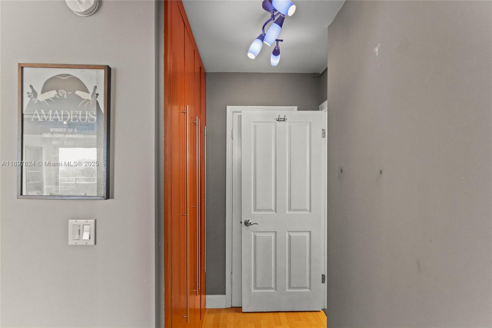 RUNAWAY BAY CONDO - Residential