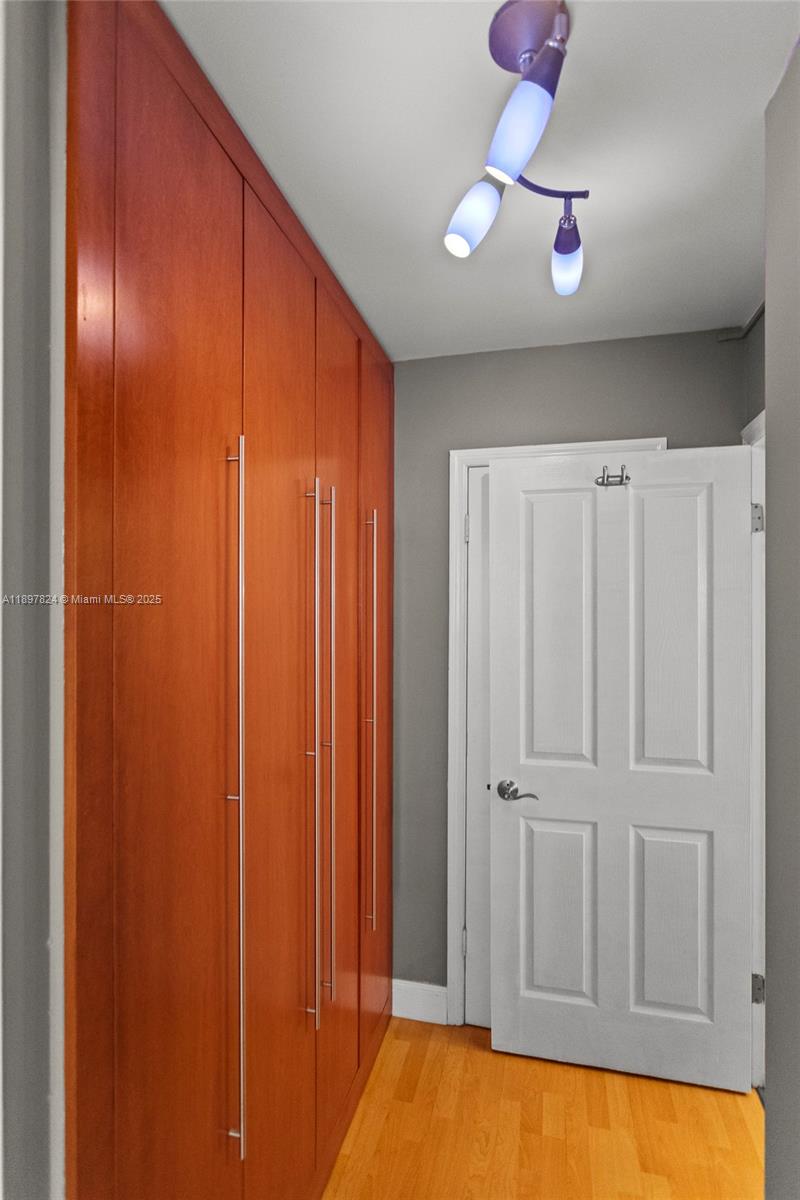 RUNAWAY BAY CONDO - Residential