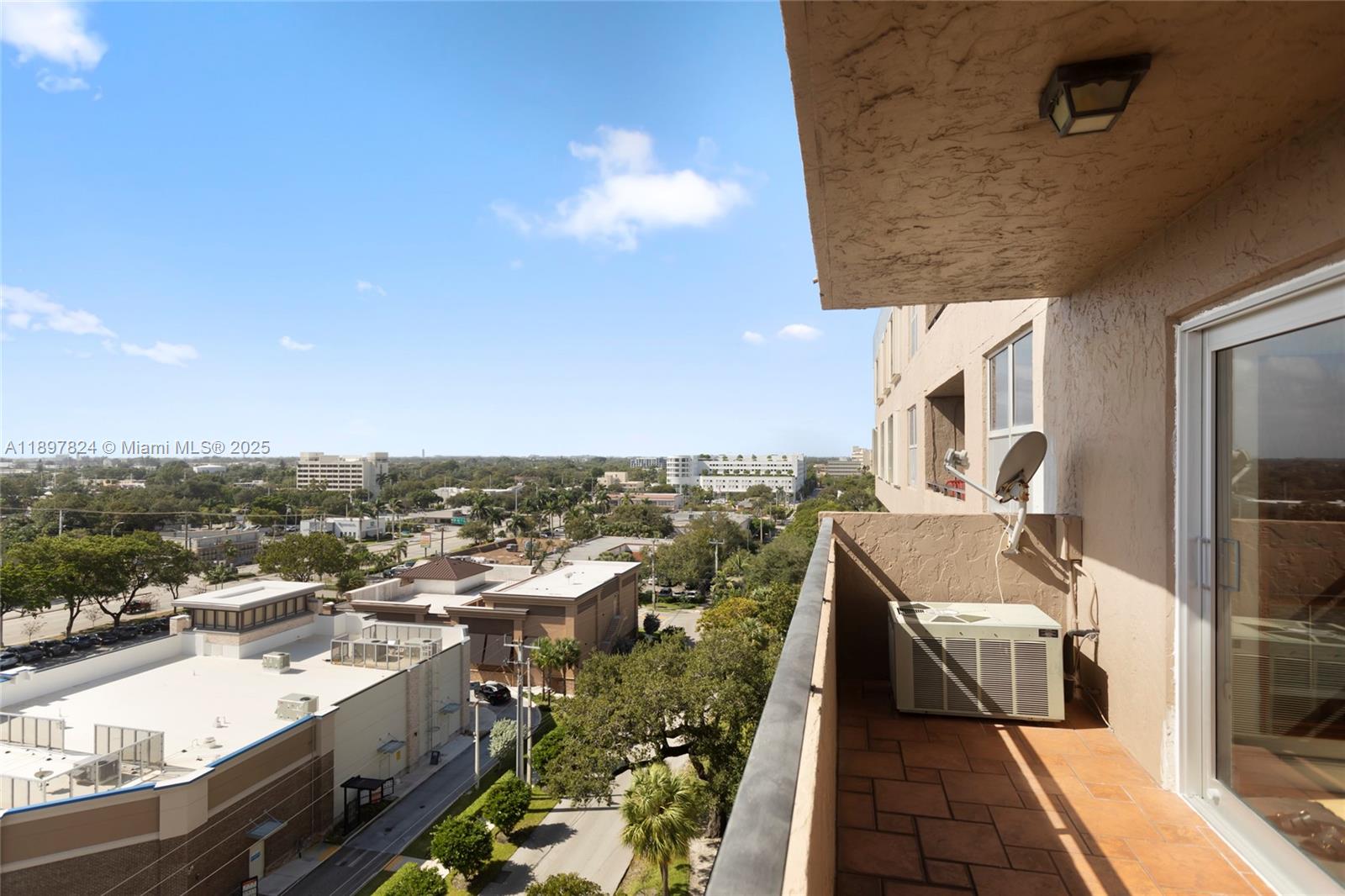 RUNAWAY BAY CONDO - Residential