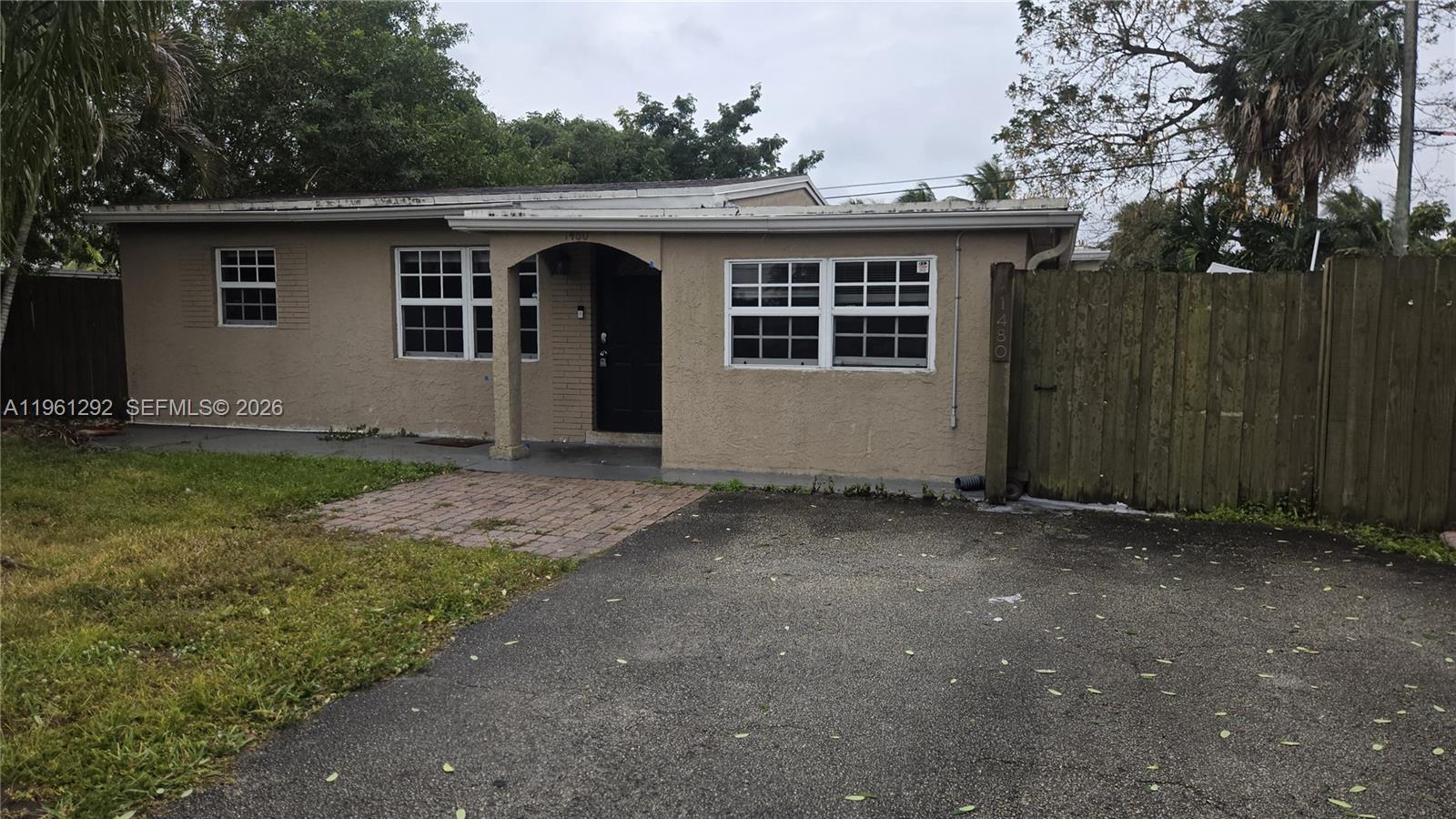 COLLIER MANOR - Residential