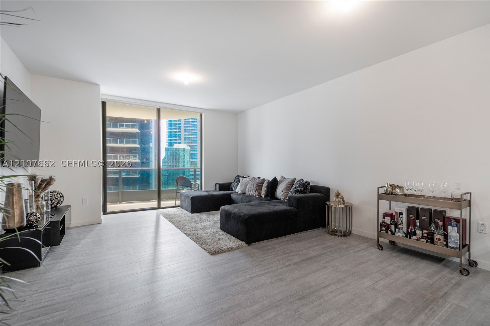 1000 Brickell Plz 2005