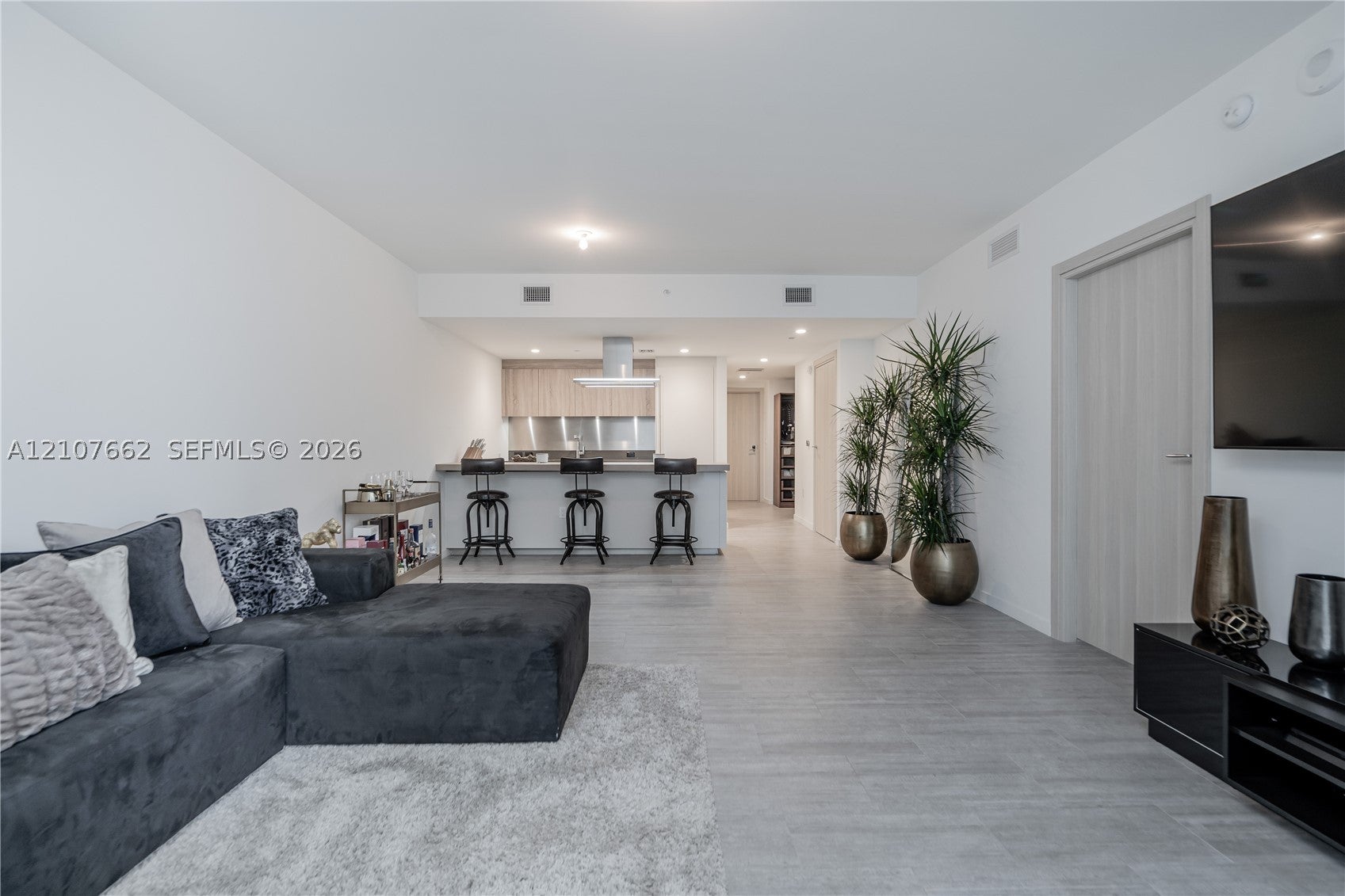1000 Brickell Plz 2005