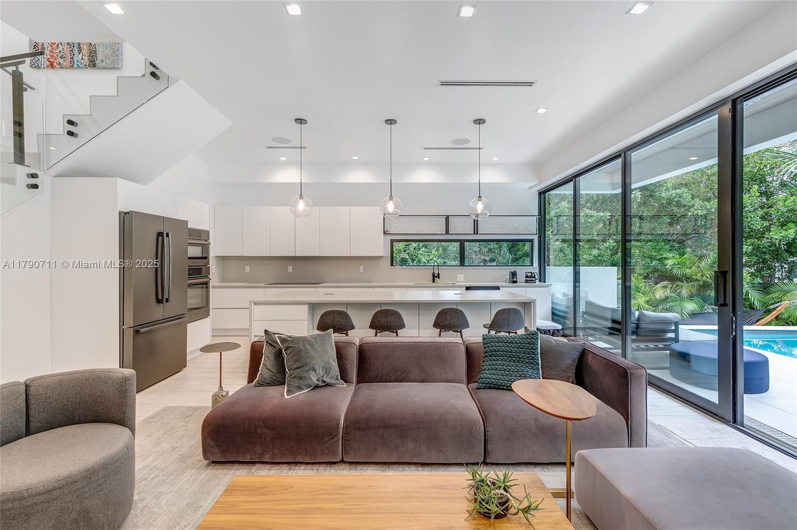 1311 Bay Dr