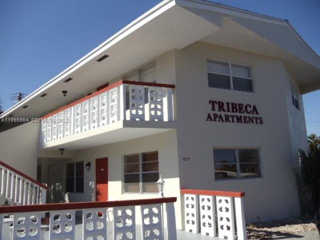 Photo of 1017 SE 22nd Ave #105, Pompano Beach, FL 33062 (MLS # A11995964)