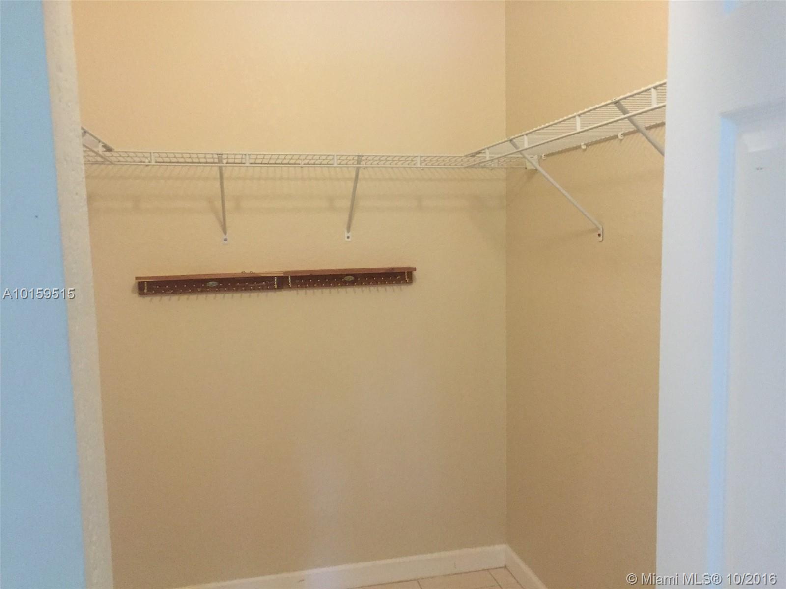 CARIBBEAN ISLES VILLAS CO - Residential Lease