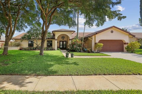 Single Family Residence in Pembroke Pines FL 20321 2nd St St.jpg