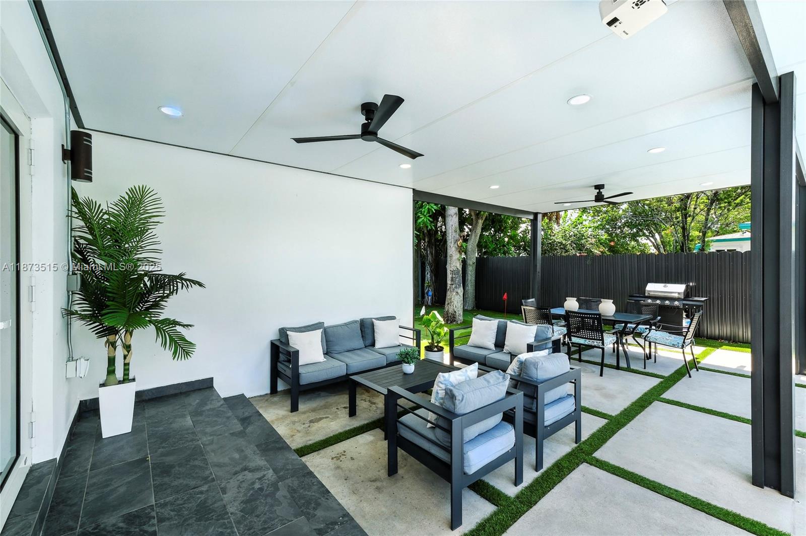 1ST ADDN TO PANULETA GARD - Residential
