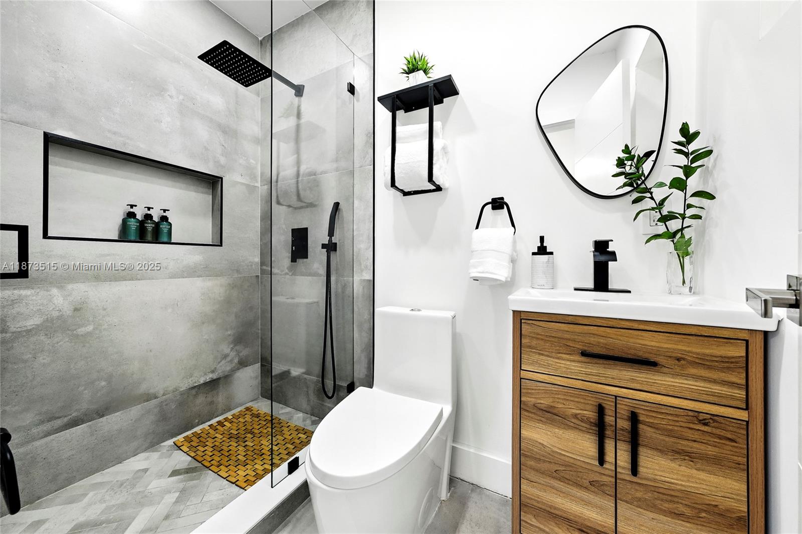 1ST ADDN TO PANULETA GARD - Residential