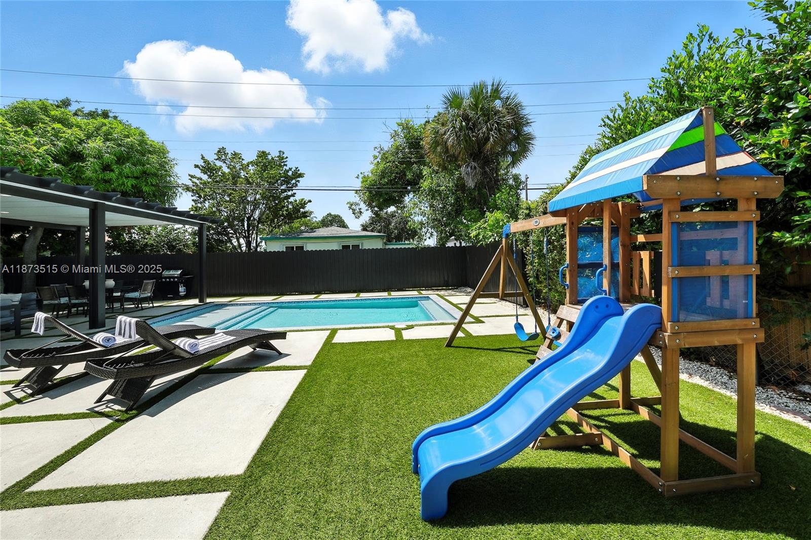 1ST ADDN TO PANULETA GARD - Residential