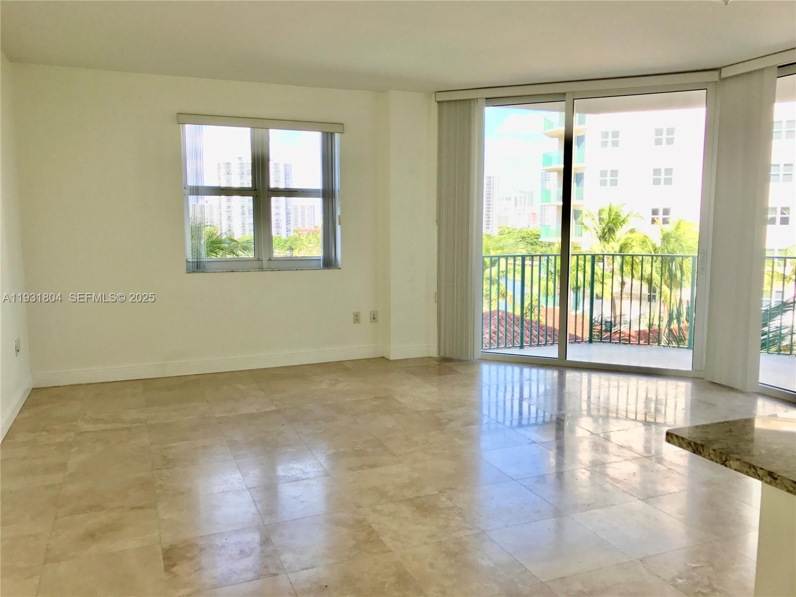 19900 E Country Club Dr 812