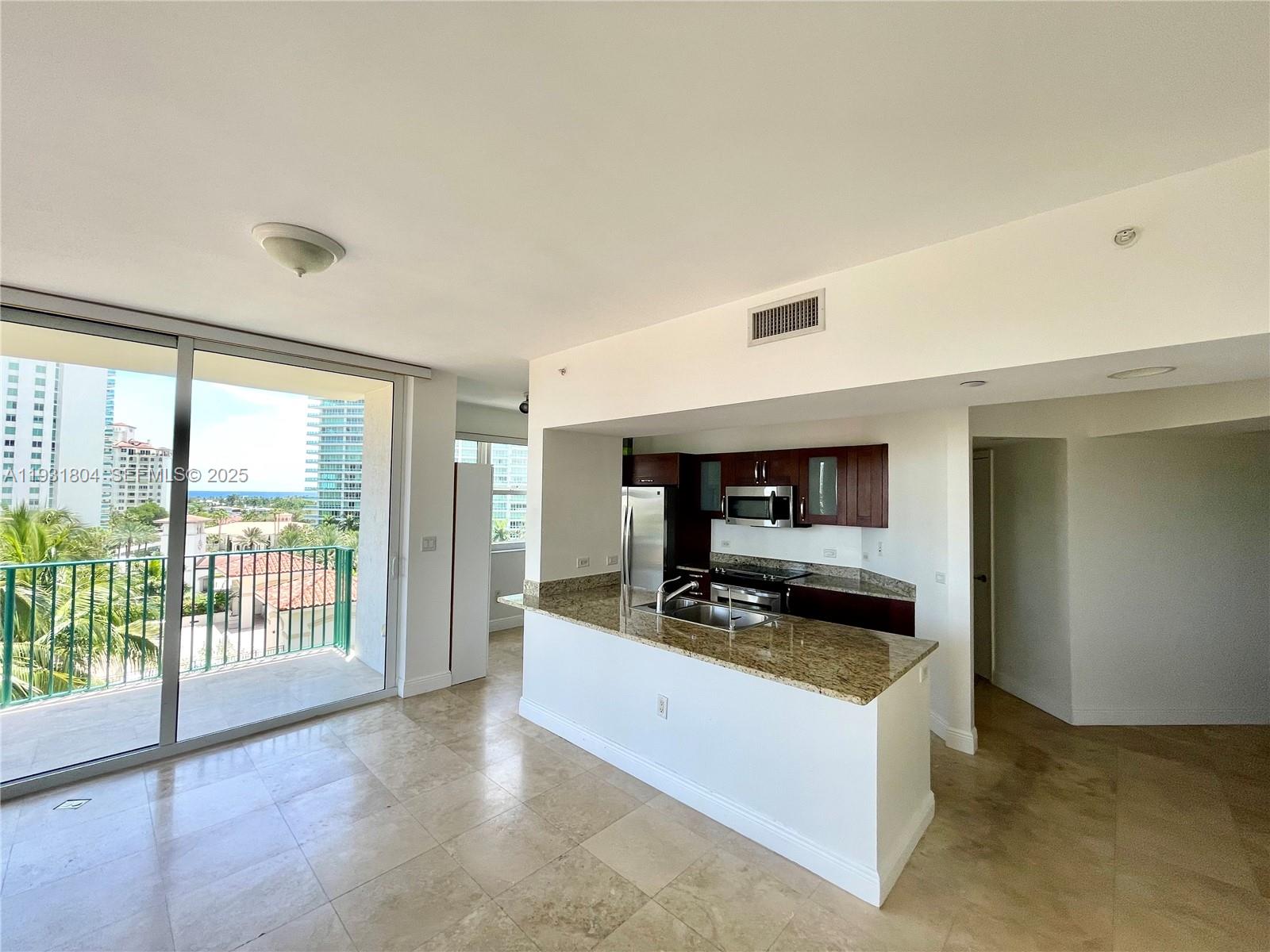 TURNBERRY VILLAGE SO TOWE - Residential