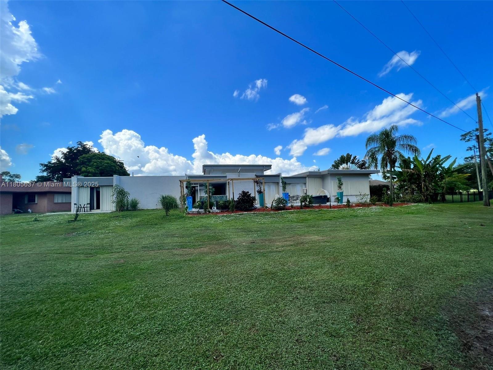 PALM BEACH NATL GOLF AND - Residential