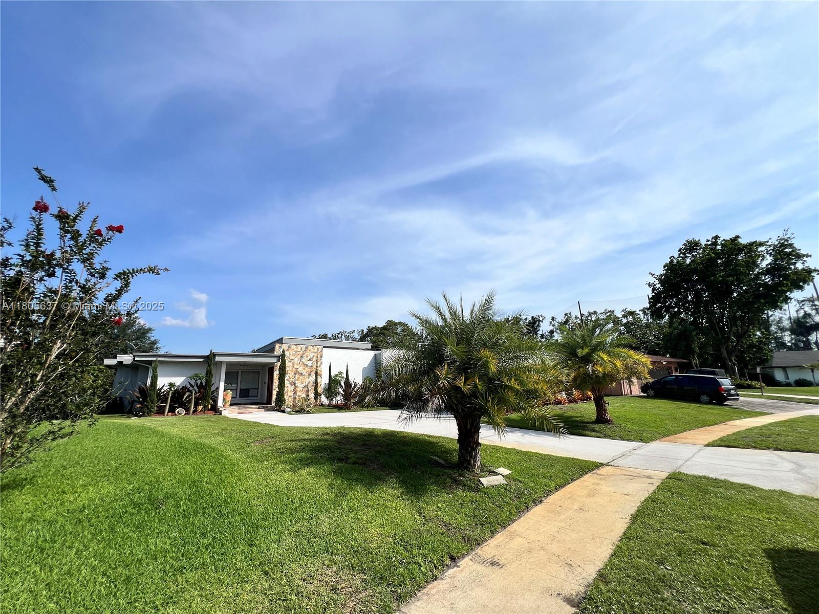 PALM BEACH NATL GOLF AND - Residential