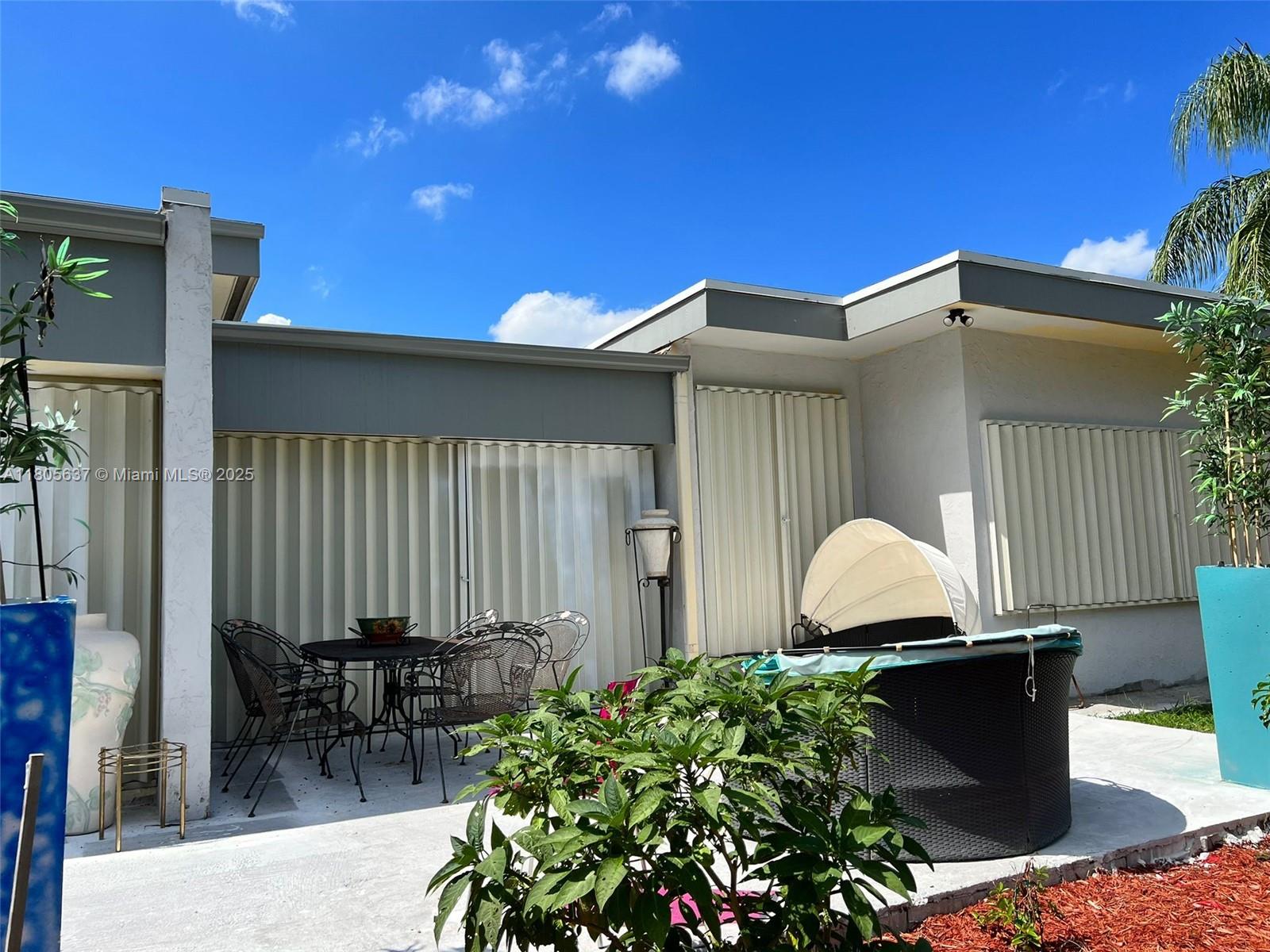 PALM BEACH NATL GOLF AND - Residential