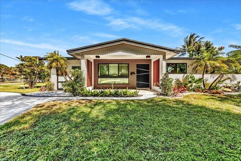 Photo of 5890 SW 13th St, Plantation, FL 33317 (MLS # A11877048)