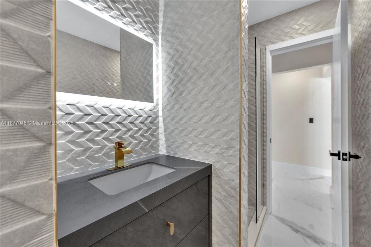 PLANTATION ISLES SEC 1 - Residential