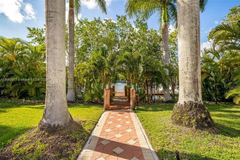 Single Family Residence in Coral Gables FL 431 Costanera Rd Rd 27.jpg