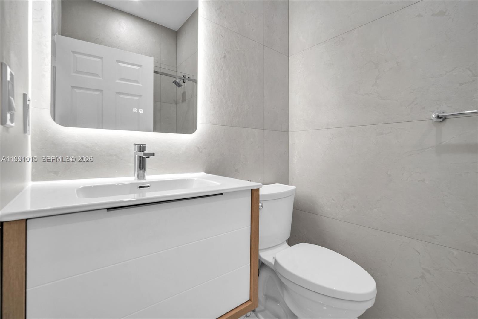 ISLES AT WESTON - Residential Lease