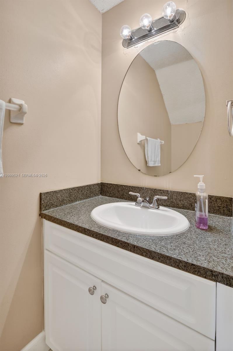 BANYAN OAKRIDGE COMMERCIA - Residential