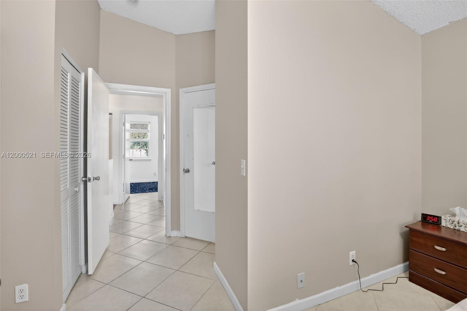 BANYAN OAKRIDGE COMMERCIA - Residential