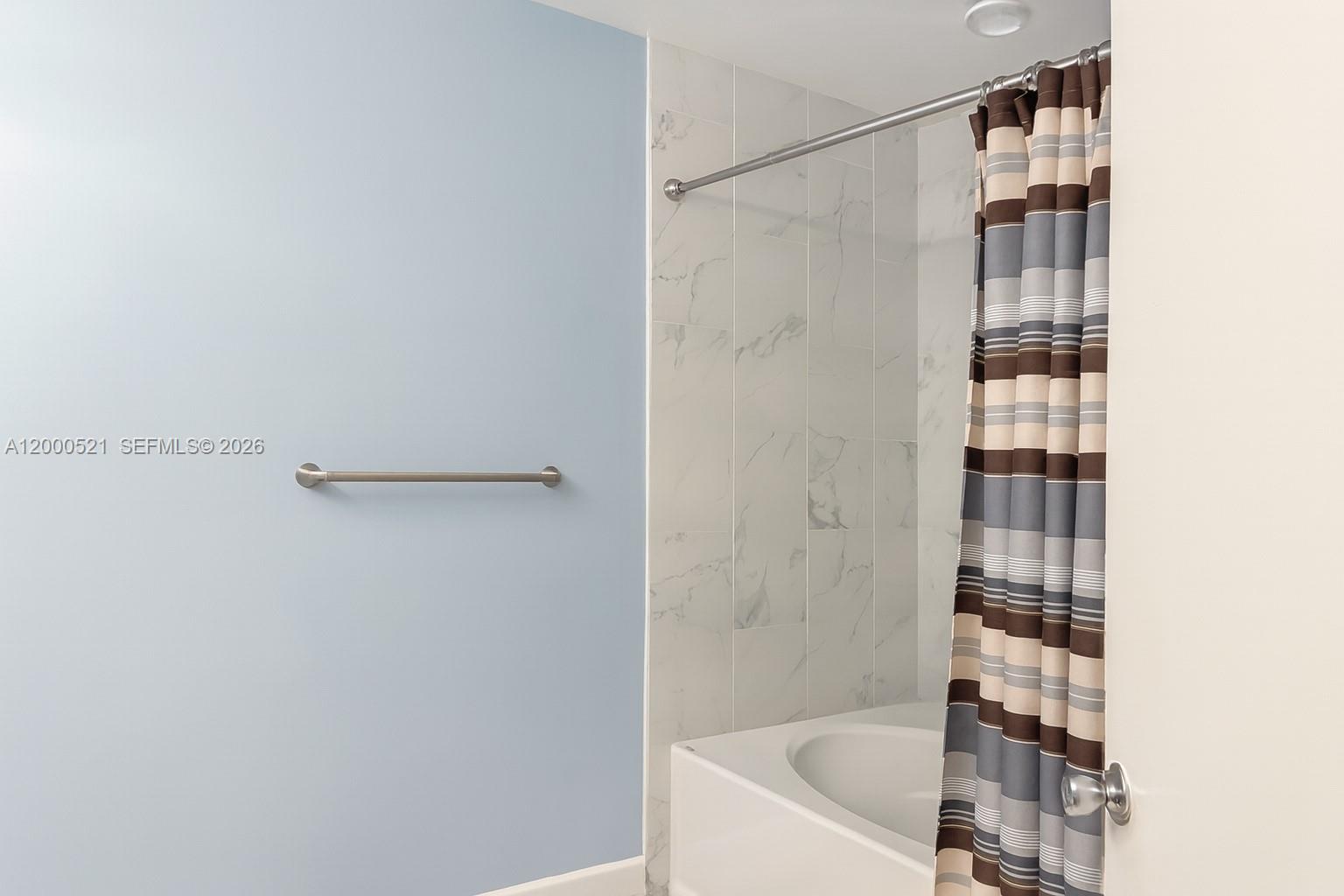 BANYAN OAKRIDGE COMMERCIA - Residential