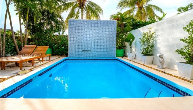 SILVER BLUFF GARDENS - Residential