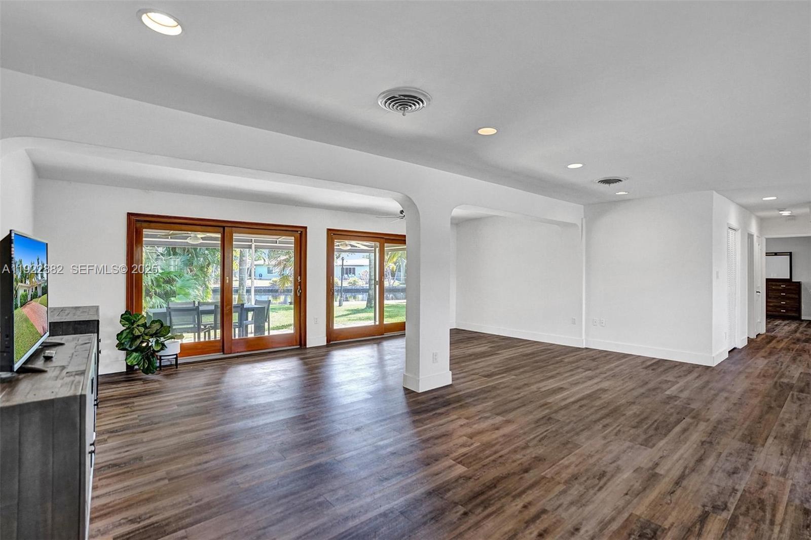 EDGEWATER ESTATES - Residential