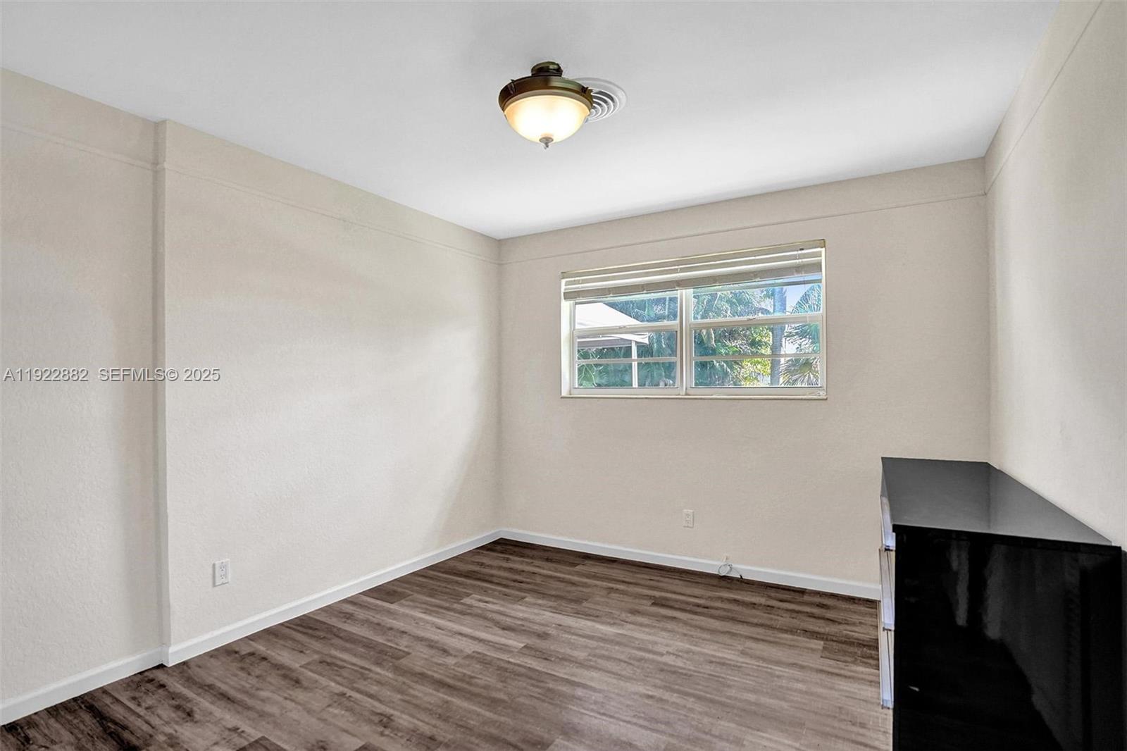 EDGEWATER ESTATES - Residential