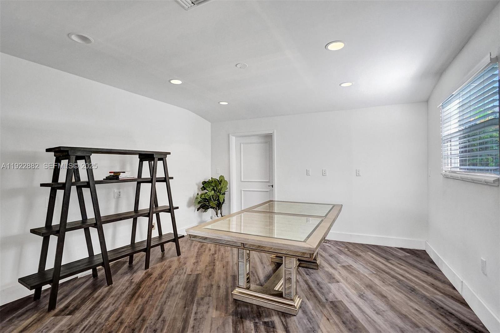 EDGEWATER ESTATES - Residential