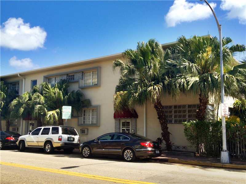 Totally updated one bedroom Art Deco unit which features tile floors throughout, a completely renovated bathroom, newer kitchen, stainless steel appliances, and microwave. The building is located only one block away from Flamingo Park. Hurry because this unit will not last!