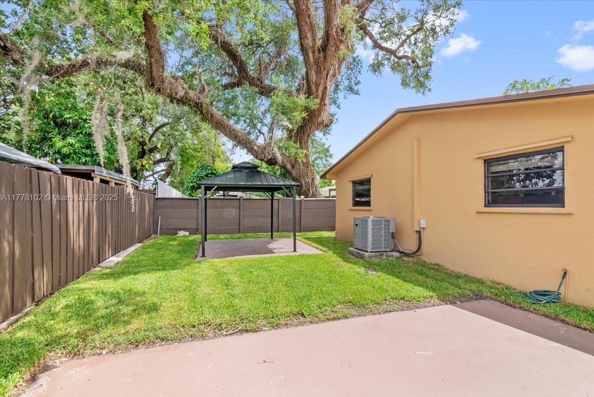GOLDEN GLADES PARK 2ND AD - Residential