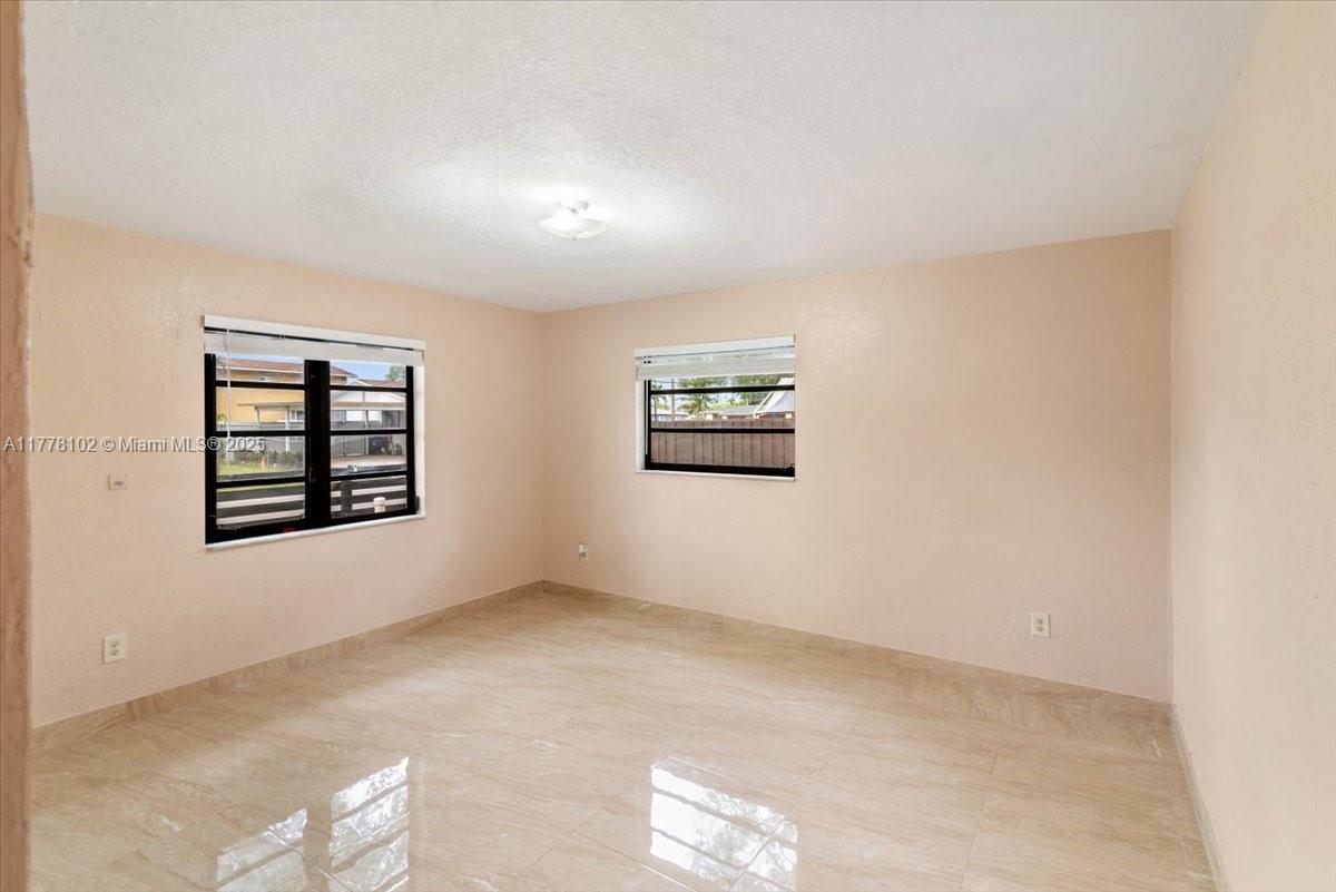 GOLDEN GLADES PARK 2ND AD - Residential