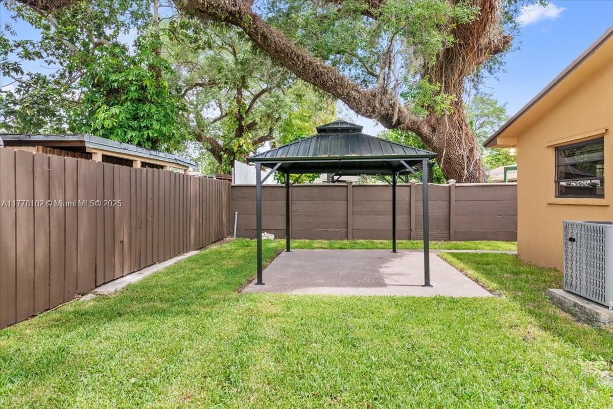 GOLDEN GLADES PARK 2ND AD - Residential