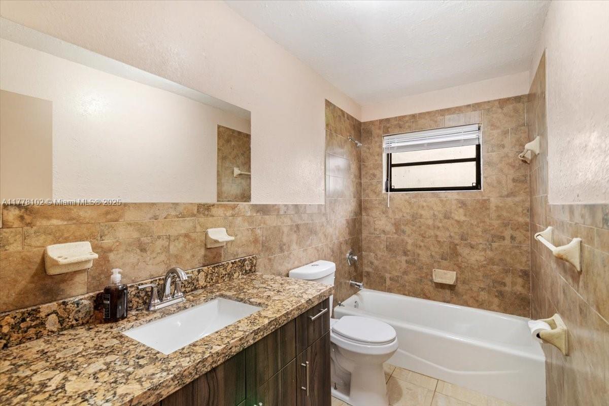 GOLDEN GLADES PARK 2ND AD - Residential