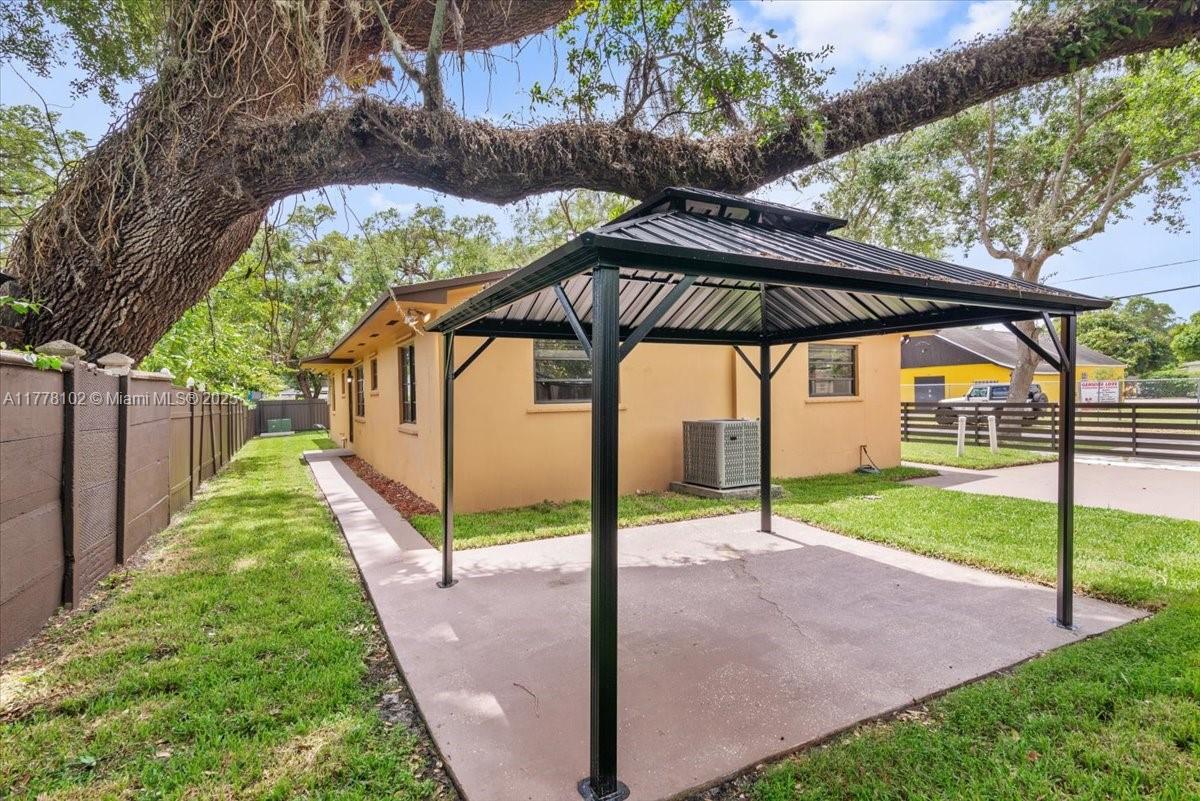 GOLDEN GLADES PARK 2ND AD - Residential