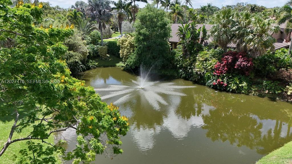 EMBASSY LAKES - Residential